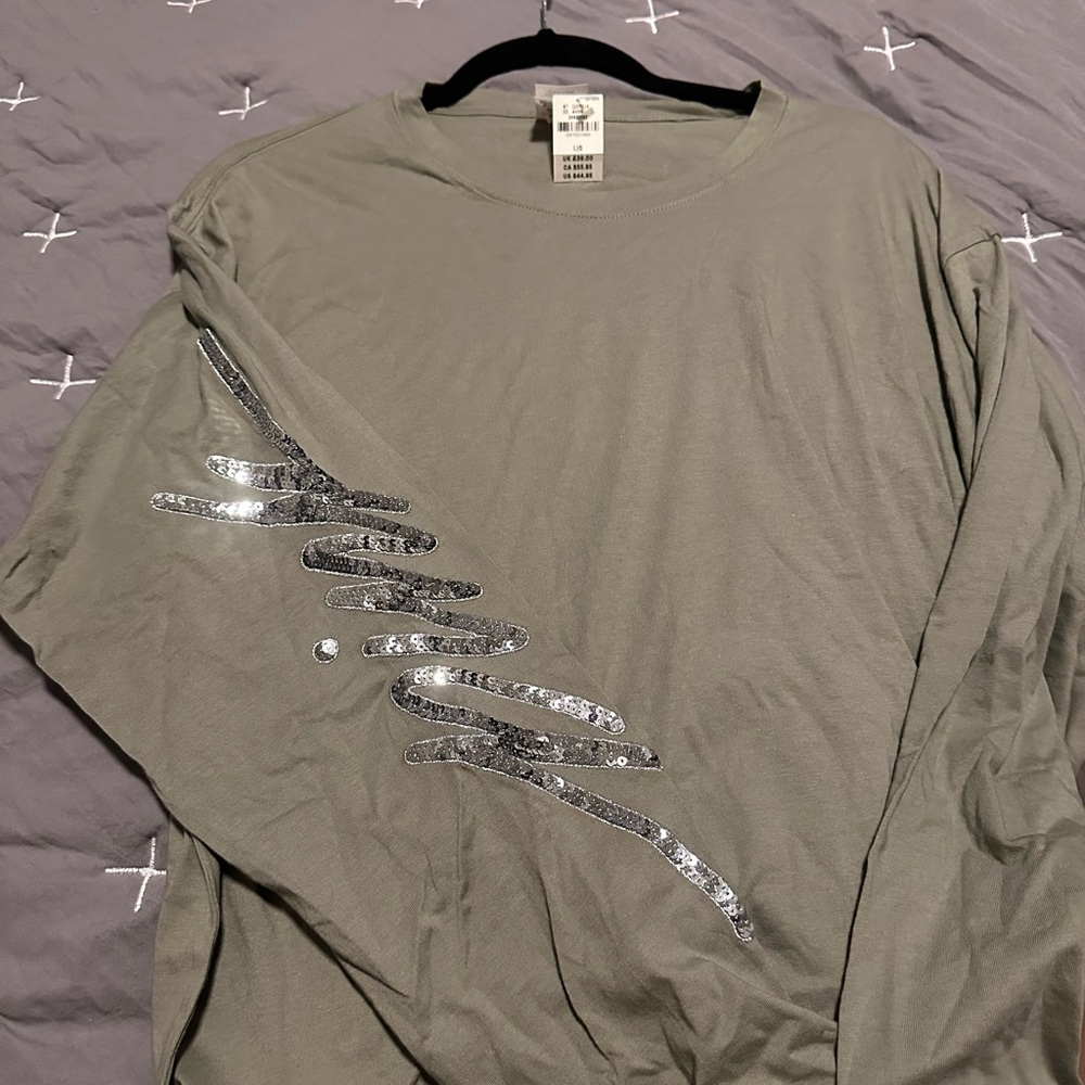 PINK Victoria's Secret Gray Long Sleeve Tee with Silver Accents